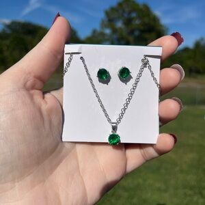 Elegant Green Gemstone Necklace and Earring Set